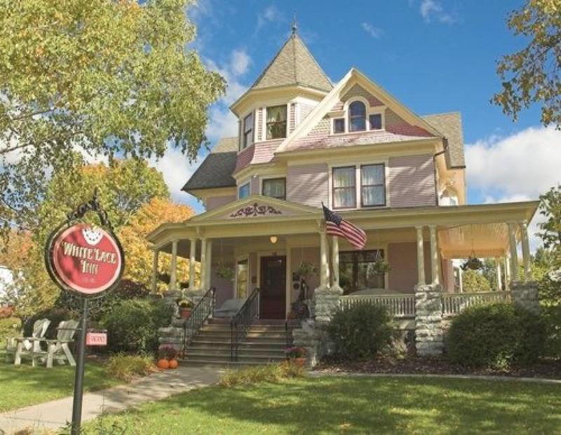 White Lace Inn image