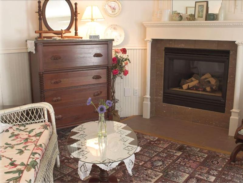 White Lace Inn image
