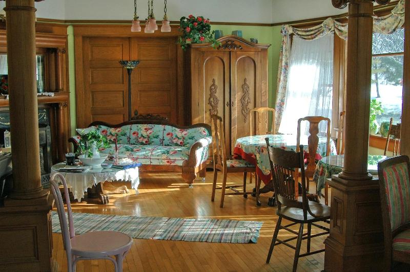 White Lace Inn image