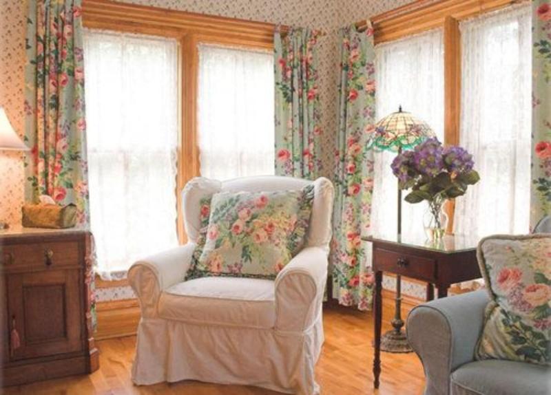 White Lace Inn image