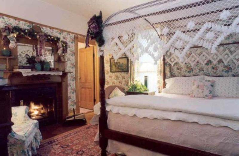 White Lace Inn image