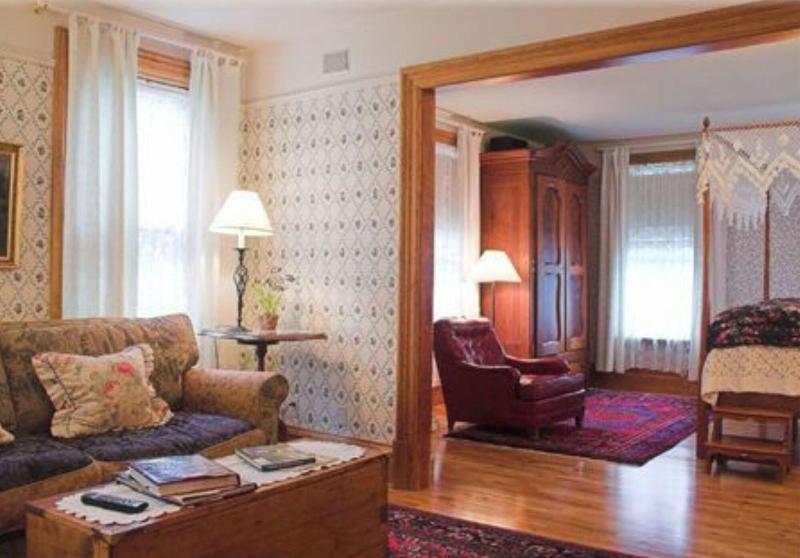 White Lace Inn image