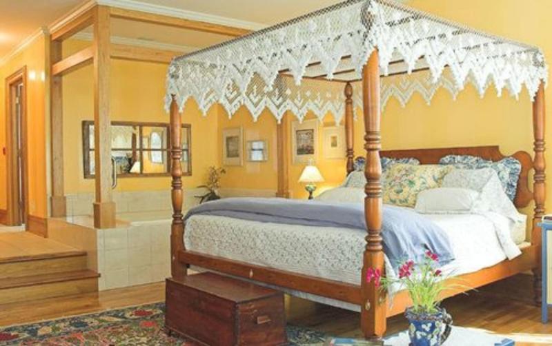White Lace Inn image