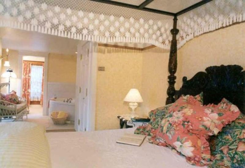 White Lace Inn image
