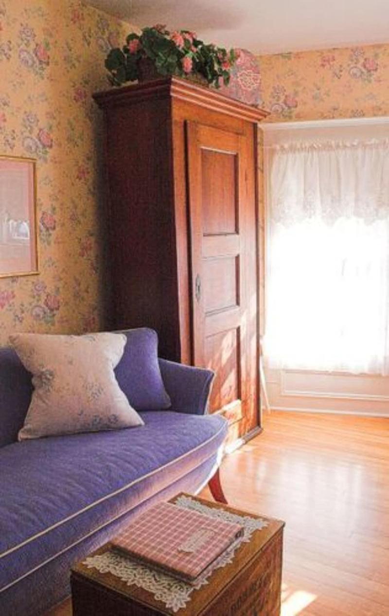 White Lace Inn image