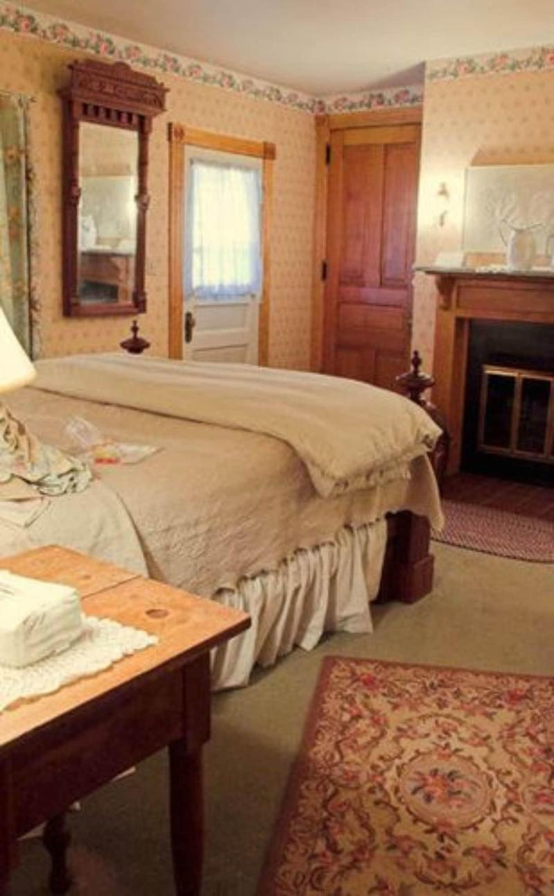 White Lace Inn image