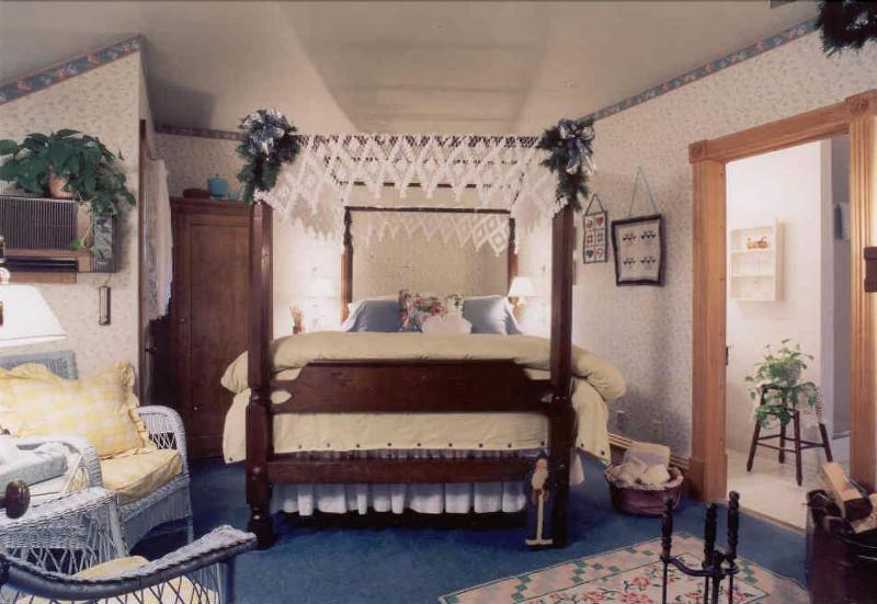 White Lace Inn image