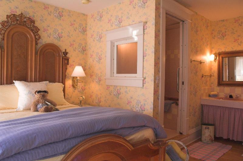 White Lace Inn image