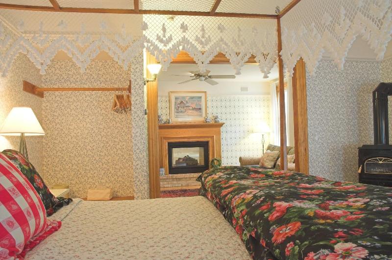 White Lace Inn image