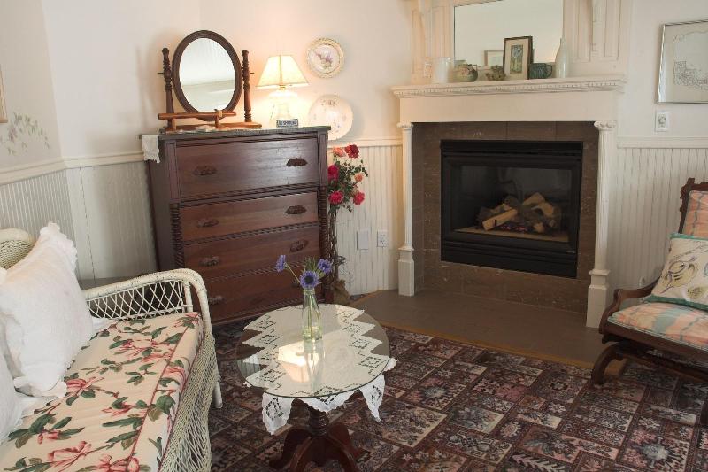 White Lace Inn image