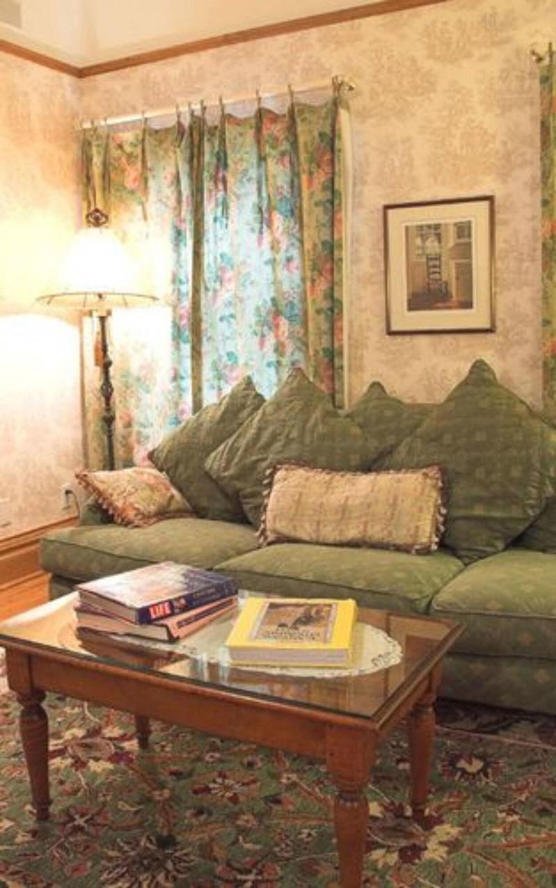White Lace Inn image
