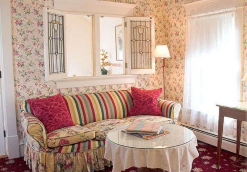 White Lace Inn image
