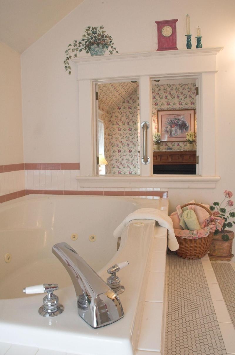 White Lace Inn image