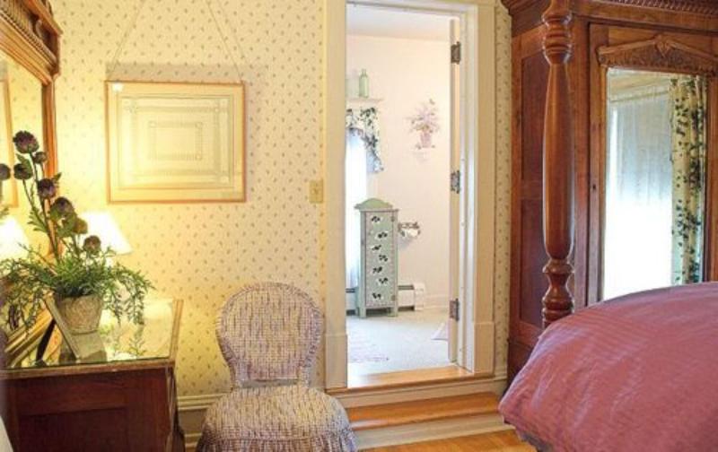 White Lace Inn image