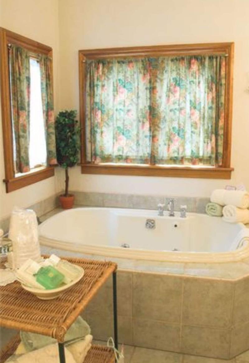 White Lace Inn image