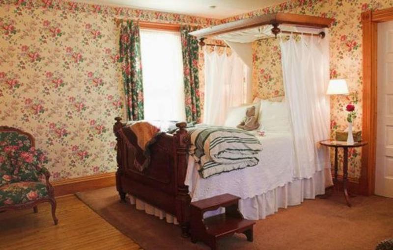 White Lace Inn image