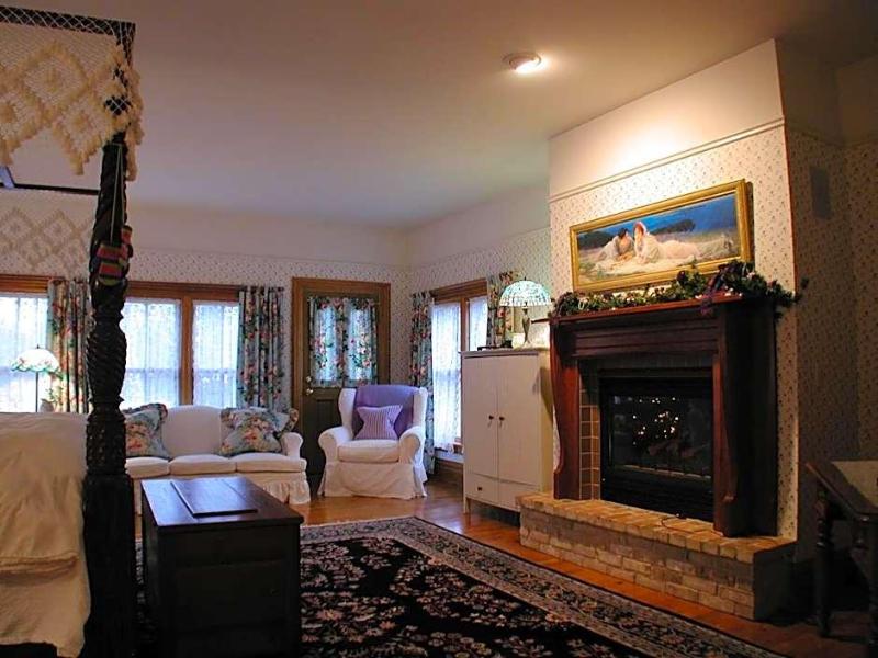 White Lace Inn image