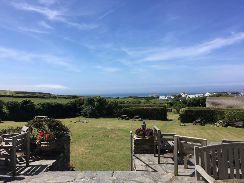 Well Parc Hotel image