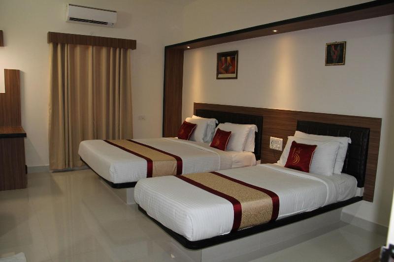 Hotel Grand Bee image