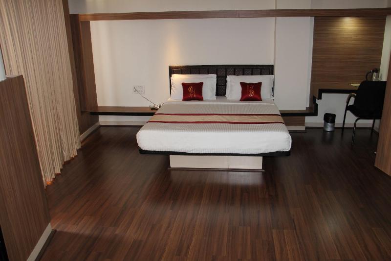 Hotel Grand Bee image