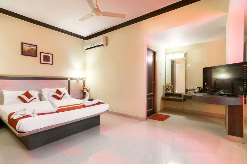 Octave Plaza Hotel image