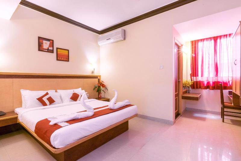 Octave Plaza Hotel image