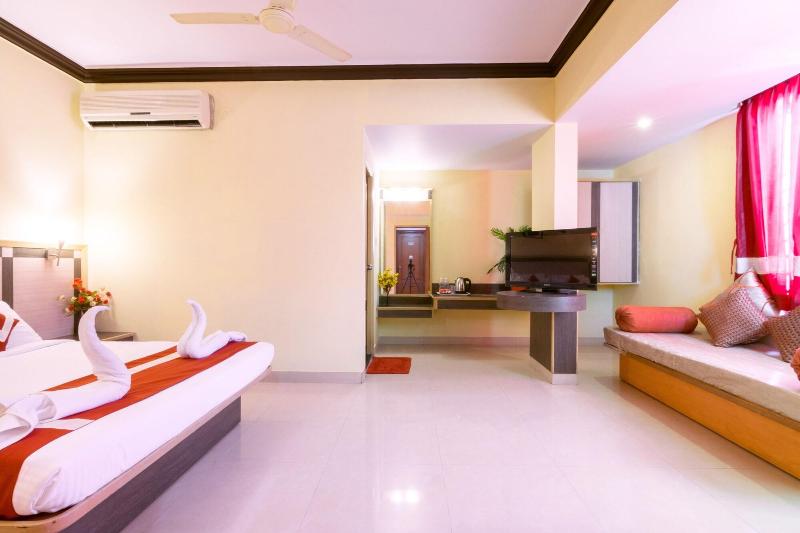 Octave Plaza Hotel image