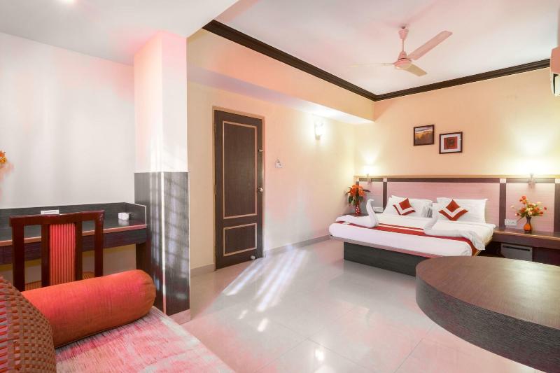 Octave Plaza Hotel image