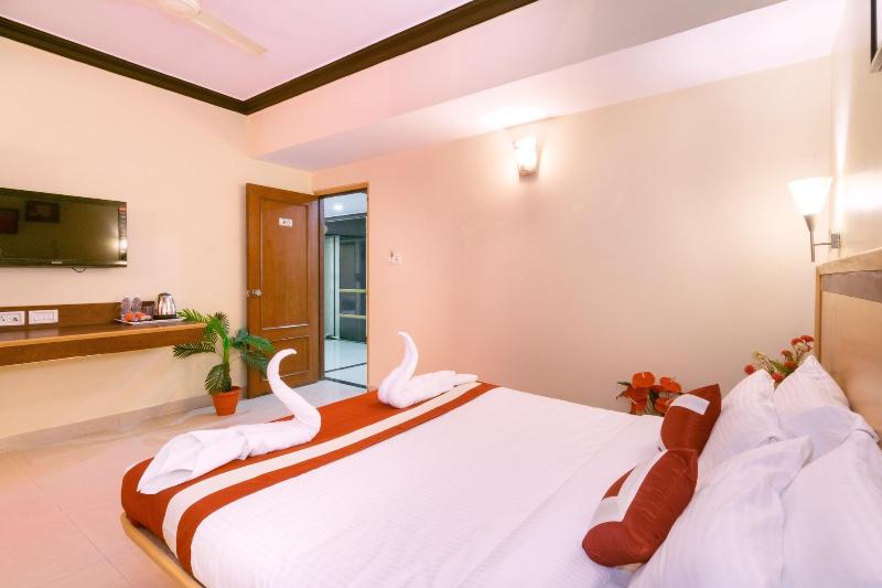 Octave Plaza Hotel image