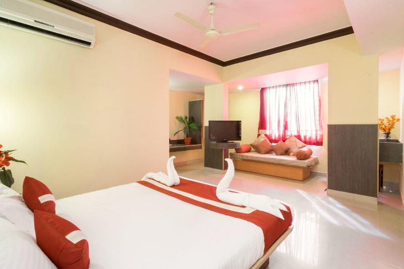 Octave Plaza Hotel image