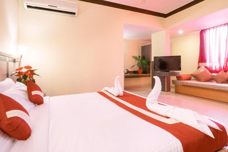 Octave Plaza Hotel image