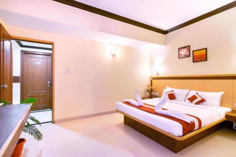 Octave Plaza Hotel image