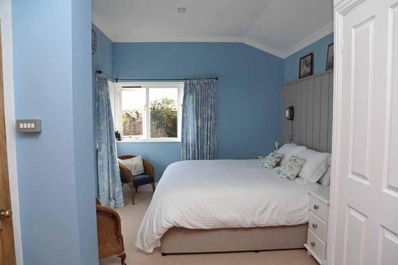 Holly Tree House image