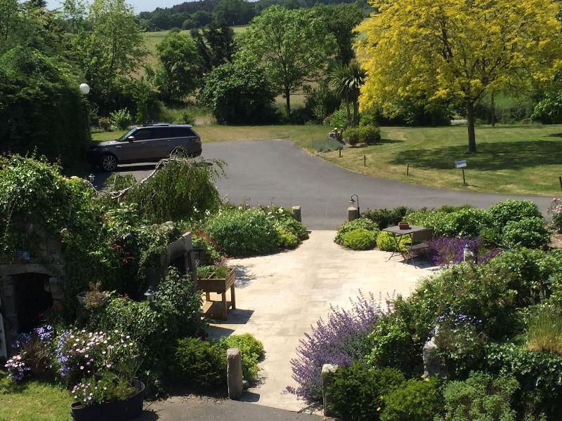 Domaine Du Grenier image