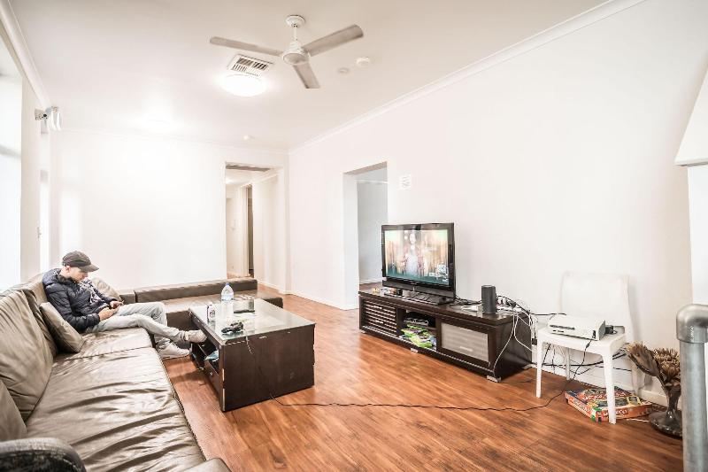 Downtown Backpackers Hostel image