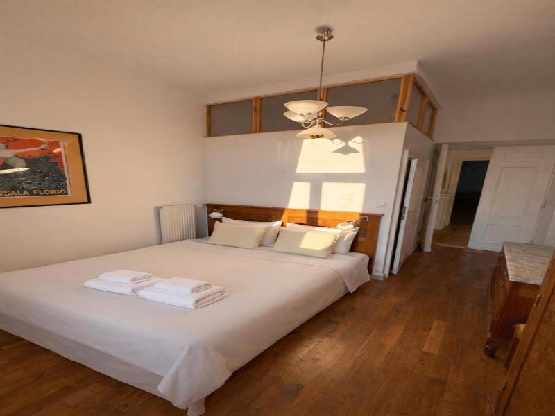 4Th Floor Bed And Breakfast image