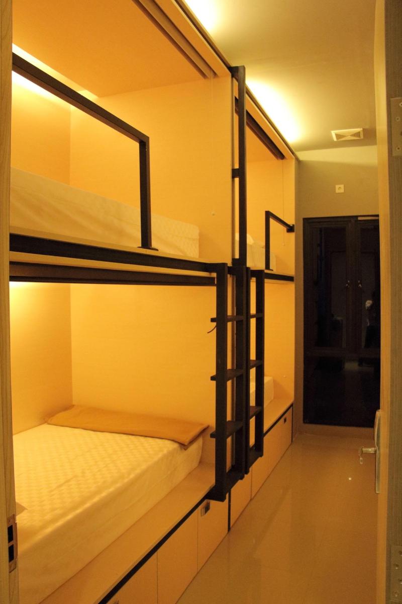 Bali Caps Hostel image