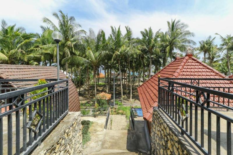 Coconut Hill Cottages image