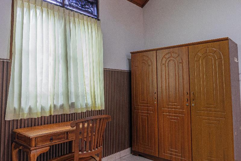 Artha Dewata Home Stay image