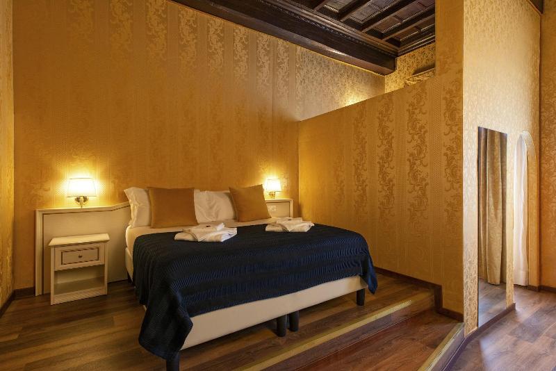 Canova Rooms In Spanish Steps image