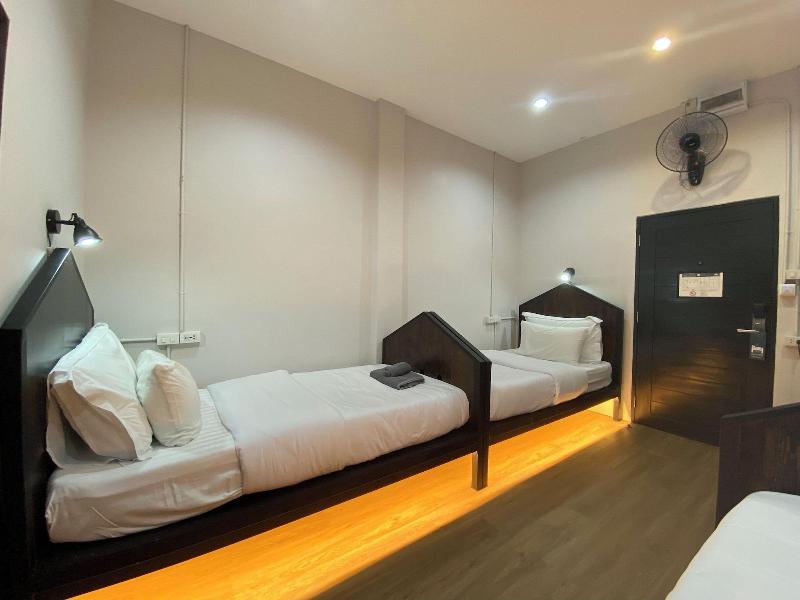 Castle Black Bangkok Hostel image