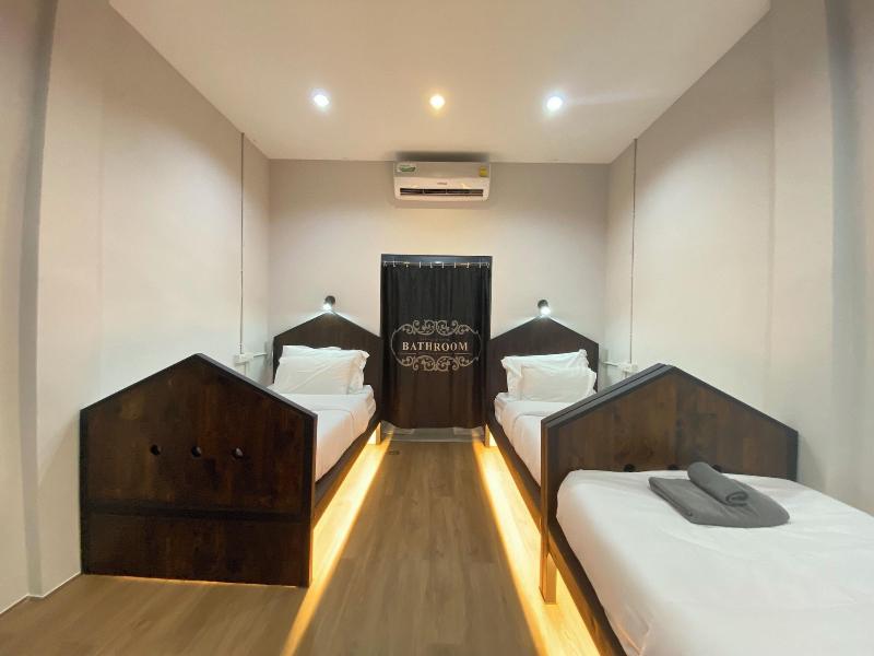 Castle Black Bangkok Hostel image