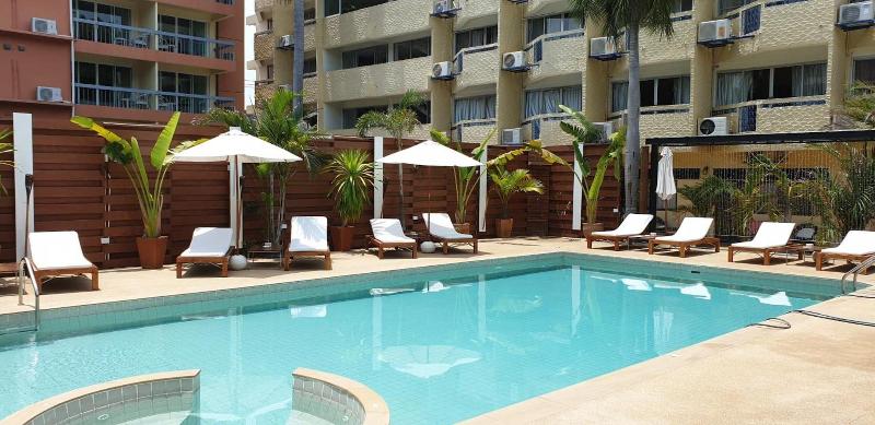 Walking Street Hostel By New Wave Adults Only image