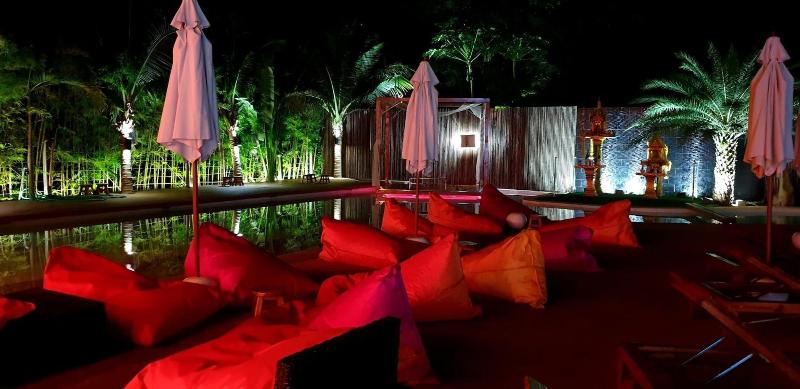 Walking Street Hostel By New Wave Adults Only image