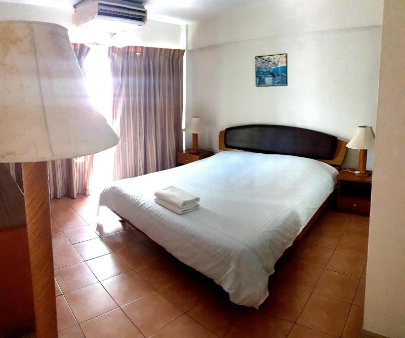 Walking Street Hostel By New Wave Adults Only image