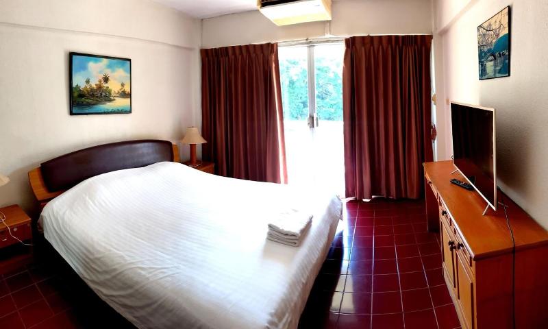 Walking Street Hostel By New Wave Adults Only image