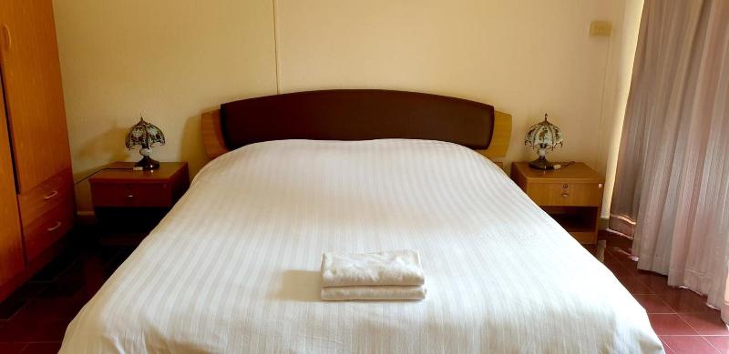 Walking Street Hostel By New Wave Adults Only image