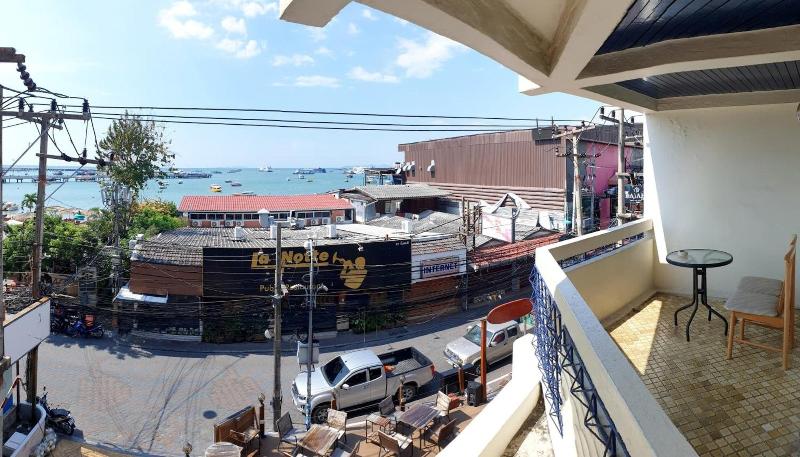 Walking Street Hostel By New Wave Adults Only image