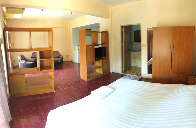 Walking Street Hostel By New Wave Adults Only image