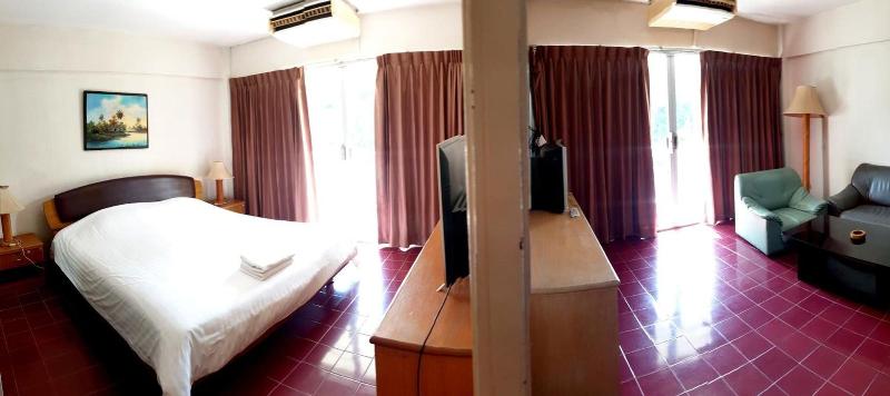 Walking Street Hostel By New Wave Adults Only image